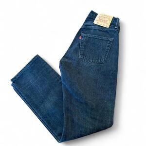 Vintage women’s Levi 501s from 1997